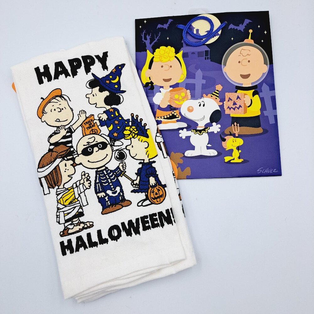 Charlie Brown Peanuts Snoopy Halloween Kitchen Towel & Gift Bag